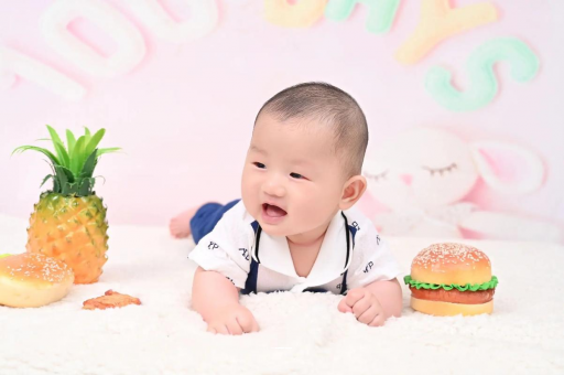 宣城宝宝在妈妈肚子里